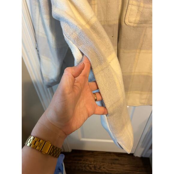 Grey and Cream Old Navy Shacket with Pockets - Picture 6 of 7